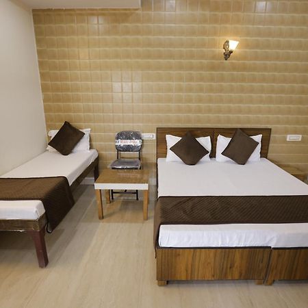 Basil Inn Home Stay Walking Distance From Taj Mahal Agra アーグラ エクステリア 写真