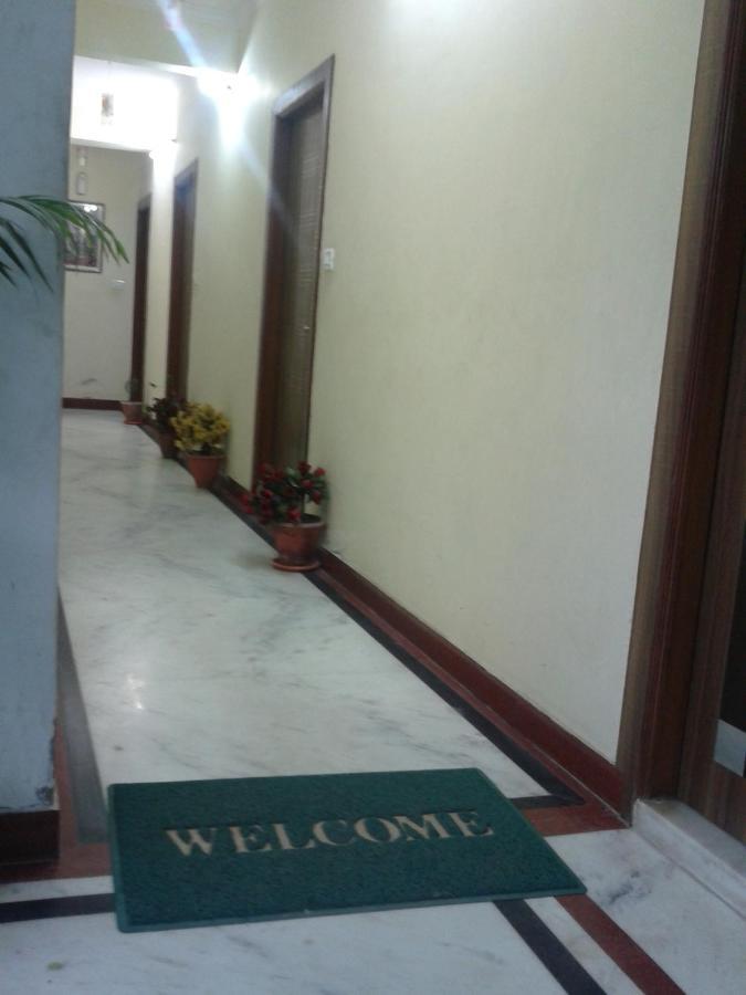 Basil Inn Home Stay Walking Distance From Taj Mahal Agra アーグラ エクステリア 写真