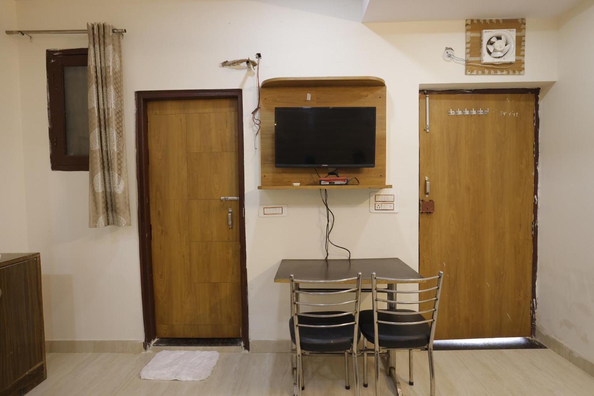 Basil Inn Home Stay Walking Distance From Taj Mahal Agra アーグラ エクステリア 写真